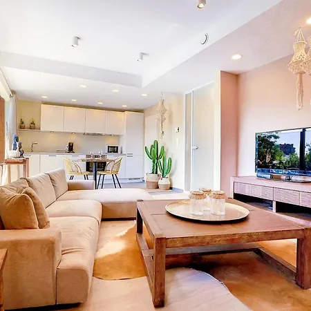 La Boheme Apartment *